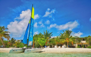 Crown Beach Hotel-Private Bikini Beach